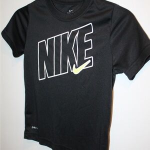 Boys Black NIKE Dri-Fit short sleeve shirt with neon yellow logo. Size 6-7